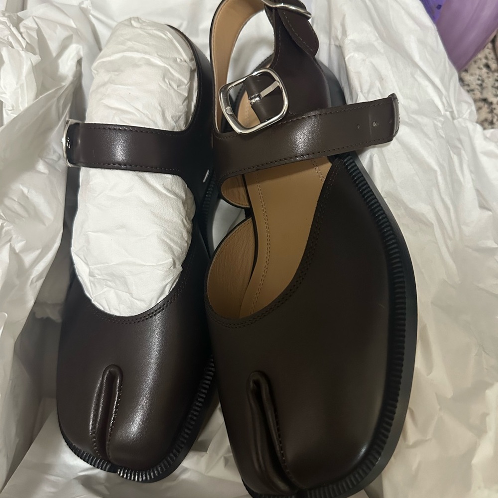 Brown Split-Toe Mary Jane Shoes